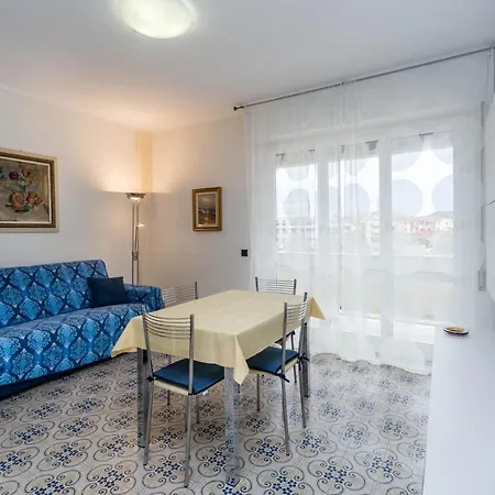 Superior Attic Central Sestri *